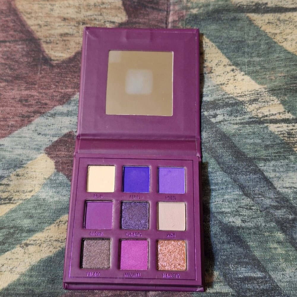 💜👑 Makeup Obsession Purple Reign Eyeshadow Palette (Swatched) ✨